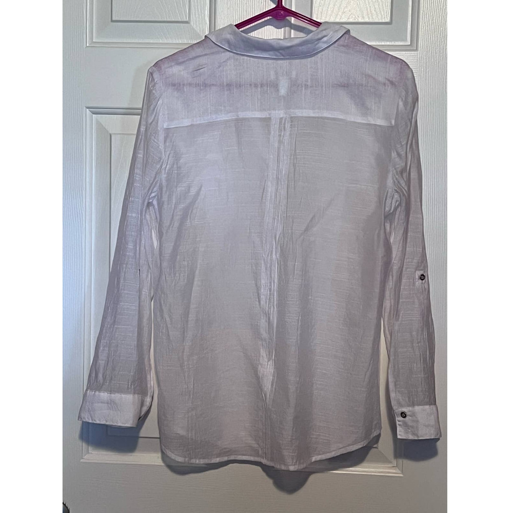 Chico’s Women's Lightweight White Button Front Blouse Adjustable Sleeves Size‎ 1 - Picture 2 of 4
